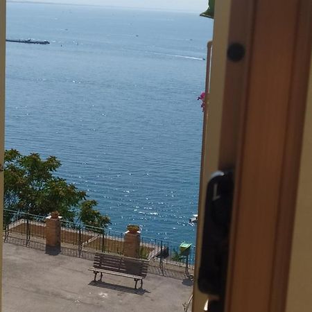 Ferienwohnung La Finestra Sul Mare Vietri Exterior foto