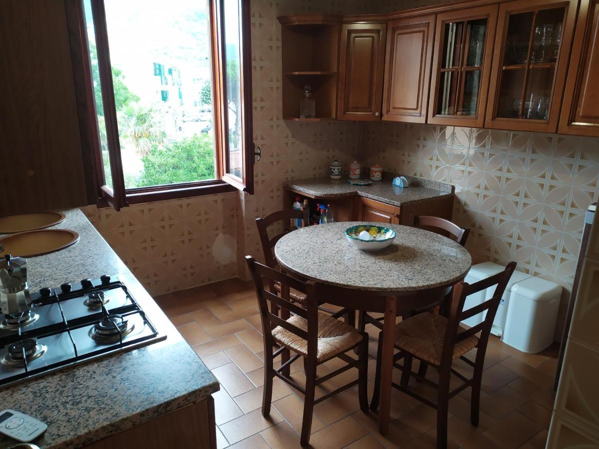 Ferienwohnung La Finestra Sul Mare Vietri Exterior foto